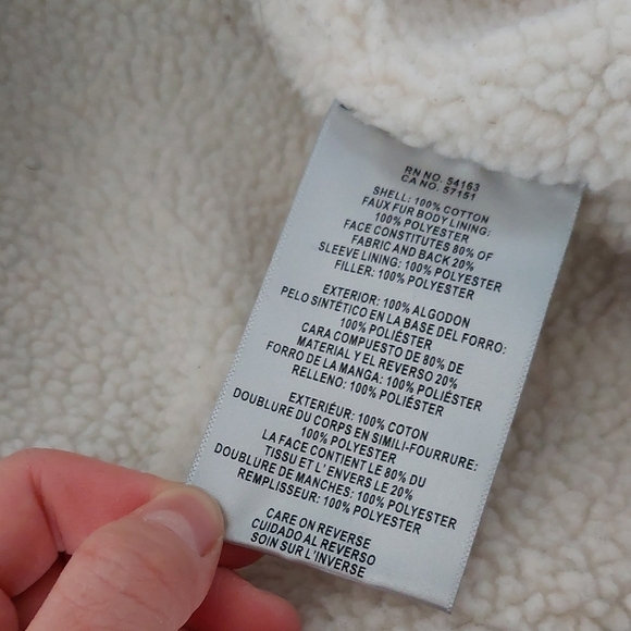 [SOLD] Unisex Levi's Vintage Corduroy Jacket with Sherpa Lining - Picture 10 of 12